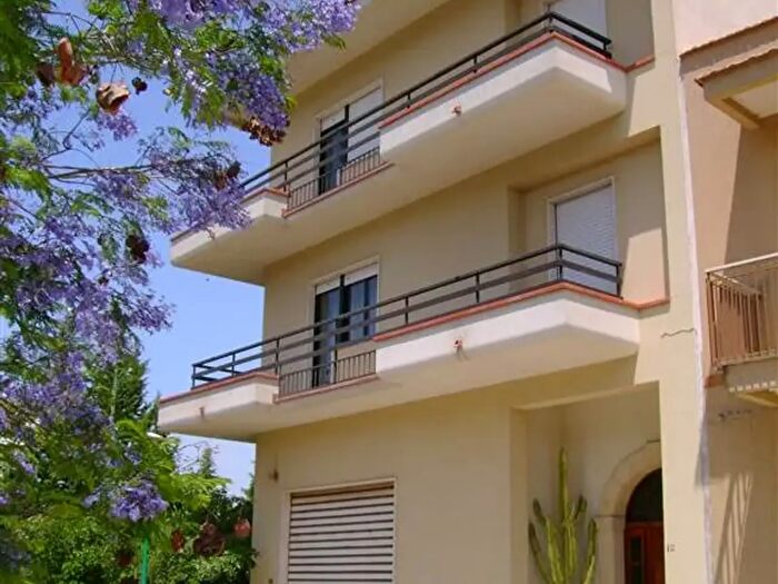 Casa con 8 locali in vendita in Salemi