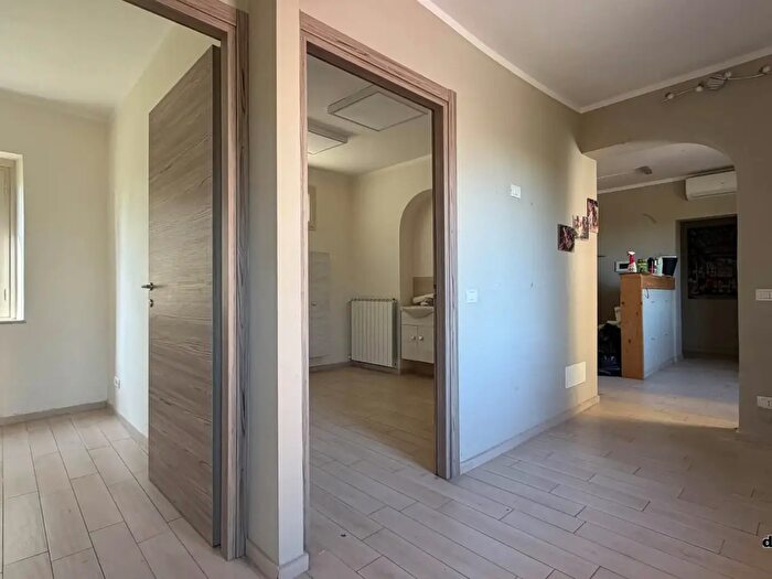 Appartamento con 6 locali in vendita in Via San Vincenzo, Bassano Romano