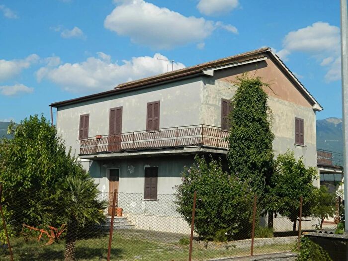 Casa con 8 locali in vendita in Via Panniglia IIIRoccasecca, Roccasecca