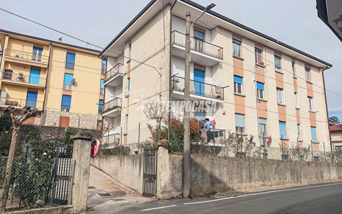 Appartamento con 5 locali in vendita in Strada SantEvasio, Ovada