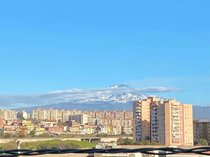 Appartamento quadrilocale in vendita in Viale Castagnola, Catania