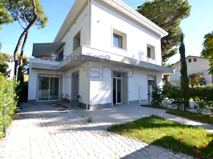 Appartamento trilocale in affitto in Riccione