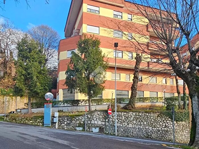 Appartamento trilocale in vendita in Via Vecchia Fiuggi, Fiuggi