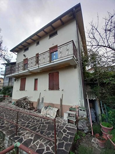 Casa con 10 locali in vendita in Via Ortale, Badia Tedalda