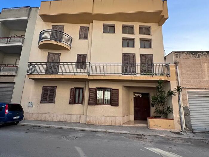 Casa con 11 locali in vendita in Via Santa Bernadetta, Erice