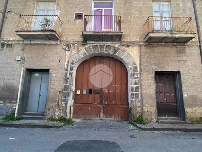 Appartamento con 5 locali in vendita in Via Guglielmo Marconi, Caivano