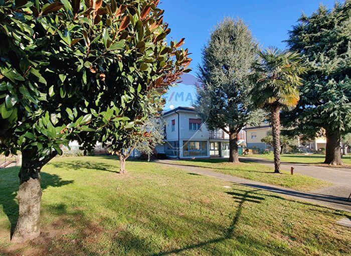 Casa quadrilocale in vendita in Cesare Battisti, Brembate Di Sopra