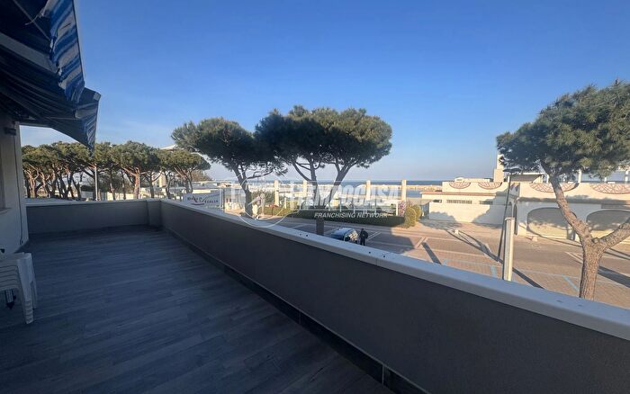 Appartamento trilocale in vendita in Lungomare Italia Lido delle Nazioni, Comacchio