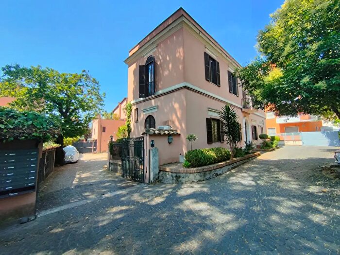 Appartamento bilocale in vendita in Via del Casale di San Pio V, Roma