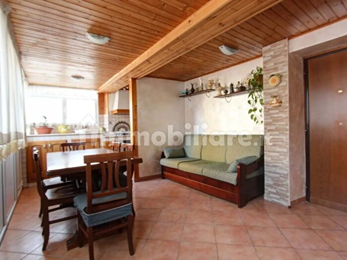 Appartamento trilocale in vendita in Via dei Limoni, Roma