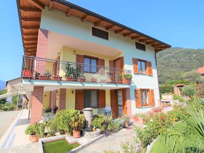 Casa con 6 locali in vendita in Via Andrate, Borgofranco DIvrea