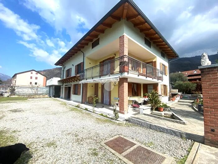 Case in Vendita e in Affitto - 3