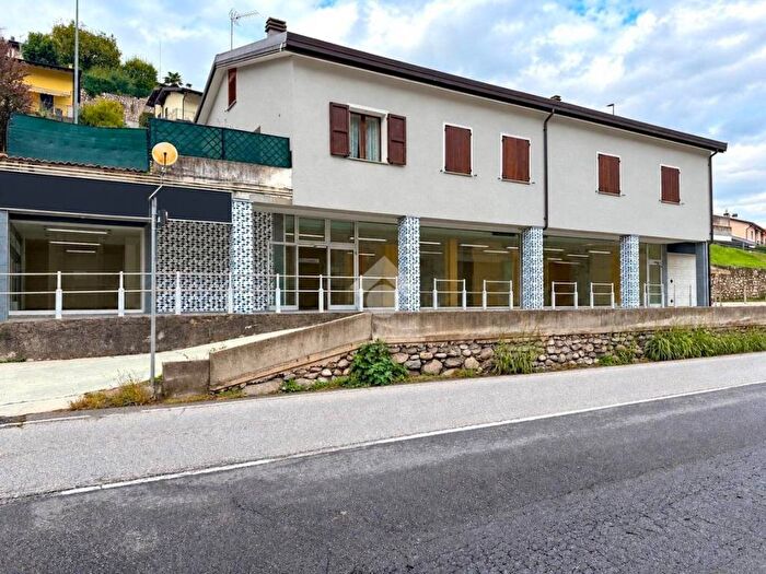 Casa bilocale in affitto in Via Emiliano Rinaldini, Vestone