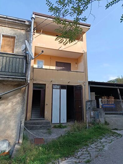 Casa con 6 locali in vendita in Frazione Agromonte MileoLatronico, Latronico