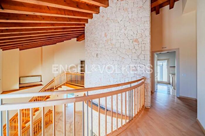 Casa con 6 locali in vendita in Via Vittoria, Refrontolo