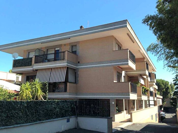 Appartamento bilocale in affitto in Via Cassia, Tomba di Nerone, Roma