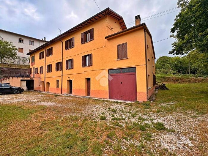 Appartamento quadrilocale in affitto in appartamento via del mattatoio, Centro, Sigillo