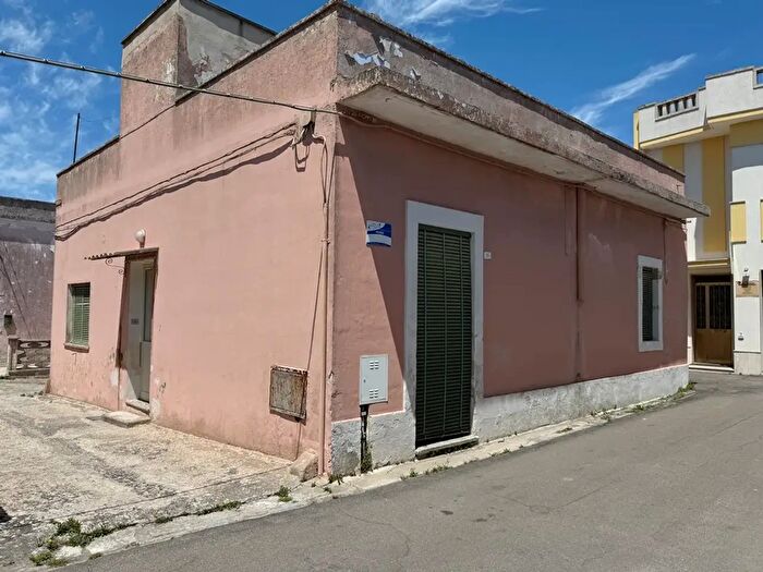 Casa con 5 locali in vendita in Via XXIV Maggio, Giurdignano