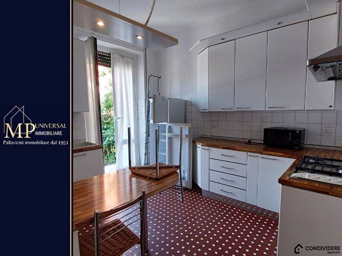 Appartamento con 5 locali in affitto in Via Nizza, Albaro, Genova