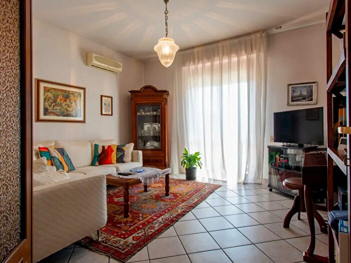 Appartamento trilocale in vendita in Prato