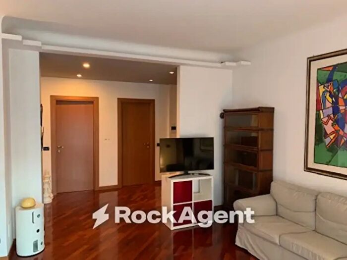 Appartamento quadrilocale in affitto in Via Emilio Morosini, Milano