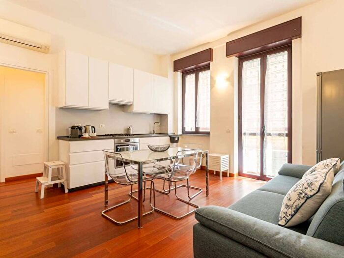 Appartamento bilocale in affitto in Corso Genova, Milano