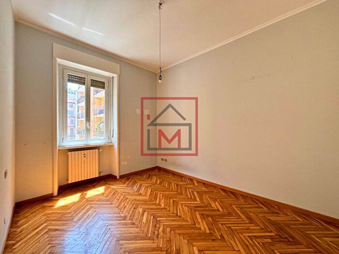 Appartamento trilocale in affitto in Viale Gabriele D'Annunzio, Ticinese, Milano