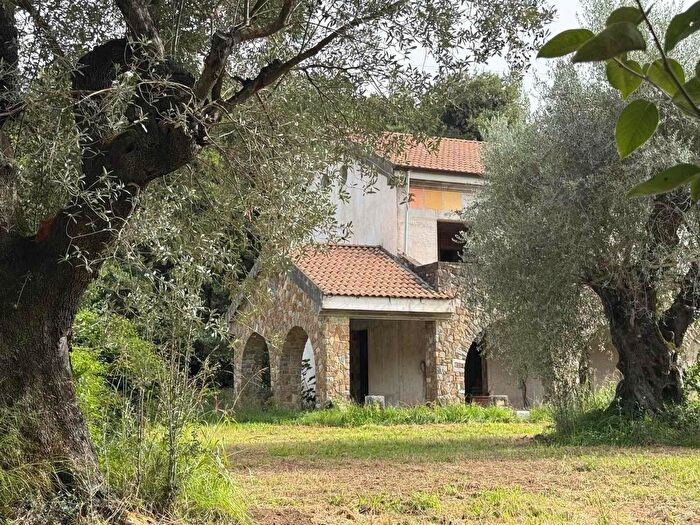 Casa con 8 locali in vendita in Via Festola, Olevano Sul Tusciano