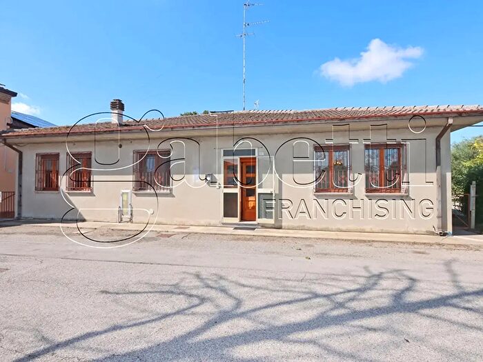 Casa con 8 locali in vendita in Via Piero Gobetti, Ostellato