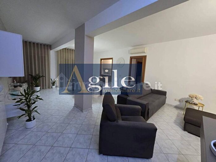 Appartamento quadrilocale in vendita in Via Alessandro Manzoni, Grottammare