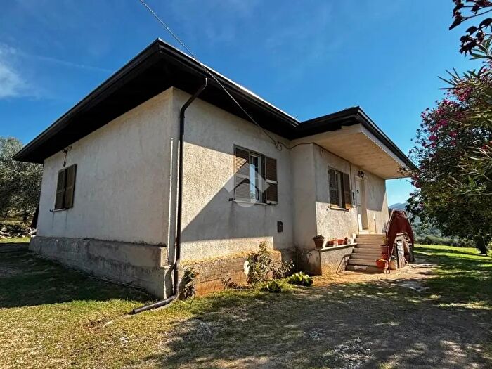 Casa con 5 locali in vendita in Via Mandravecchia, Fontana Liri