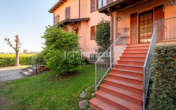 Casa con 5 locali in vendita in Via B Brecht, Reggio Emilia