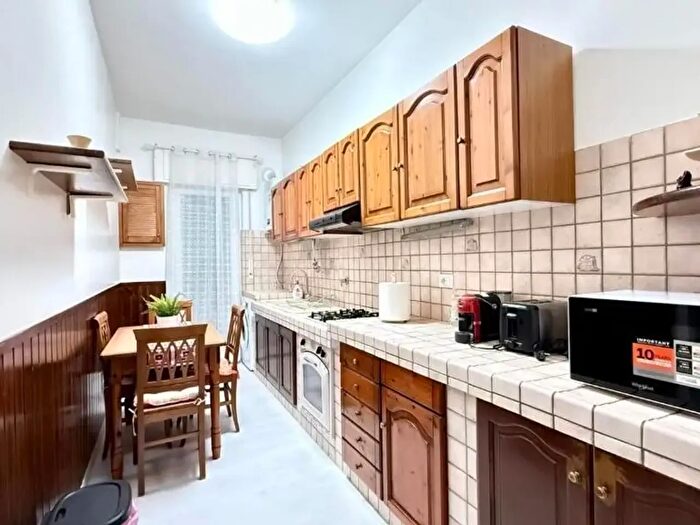 Appartamento trilocale in vendita in Via dell'Appagliatore, Roma
