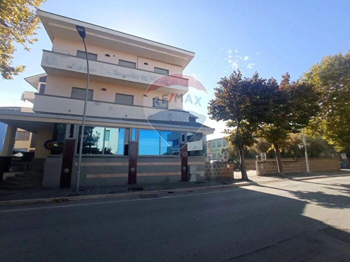 Appartamento con 20 locali in vendita in Via dAnnunzio, Francavilla Al Mare