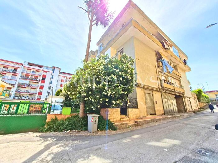 Appartamento trilocale in affitto in Via Vincenzo Gioberti, Centro, Marano di Napoli