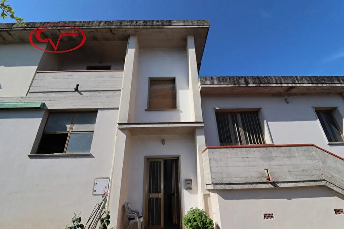 Casa con 8 locali in vendita in Levanella, Montevarchi