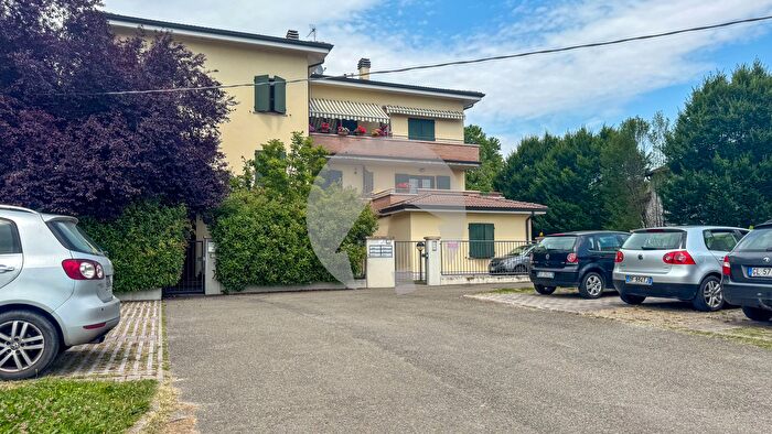 Appartamento trilocale in vendita in Strada Santa Maria, Novellara