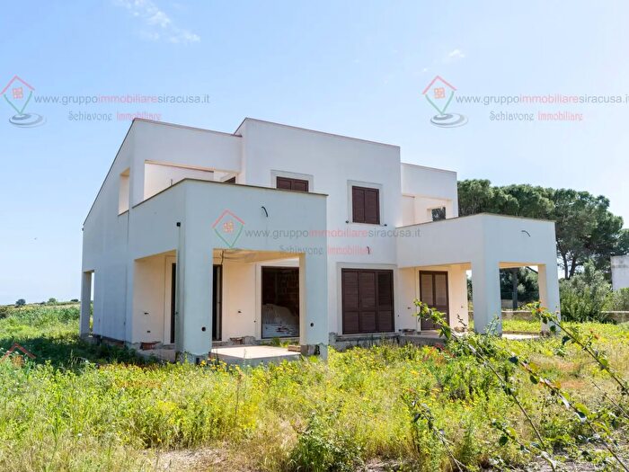 Casa con 6 locali in vendita in Siracusa