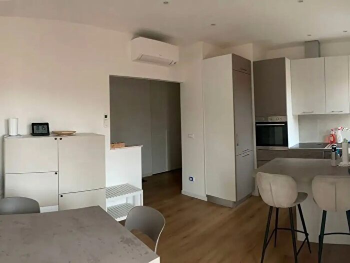 Appartamento trilocale in affitto in Via Dagnini, Bologna