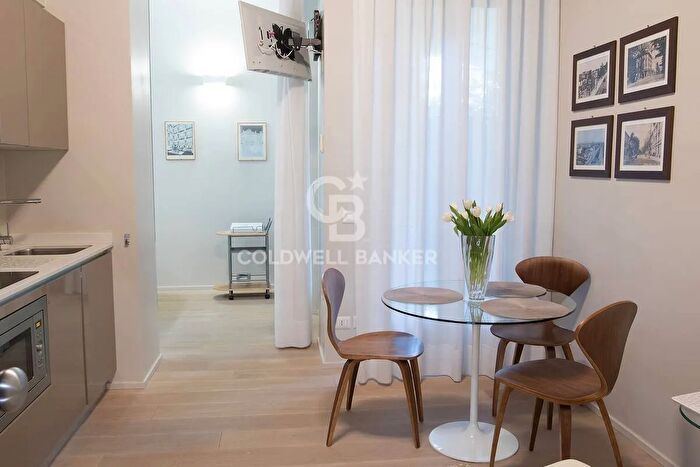 Appartamento bilocale in vendita in Via Vittorio Veneto, Milano