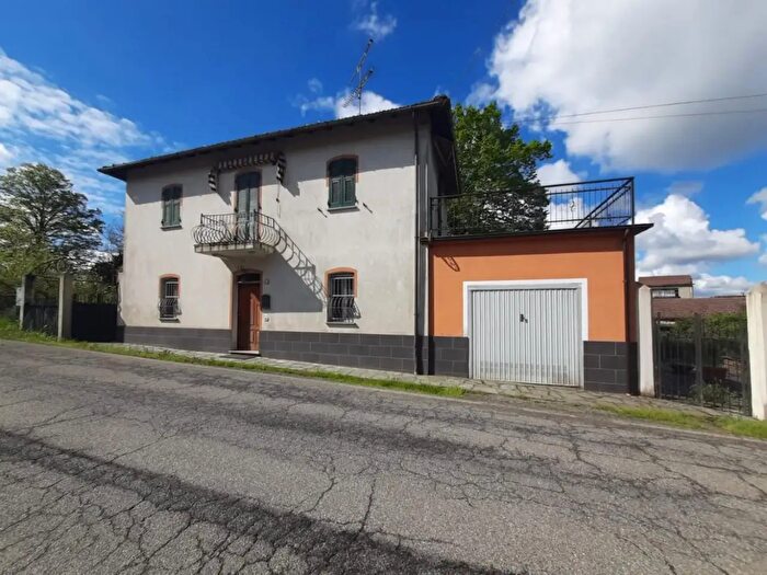 Casa quadrilocale in vendita in Capriata d'Orba, Capriata D'Orba