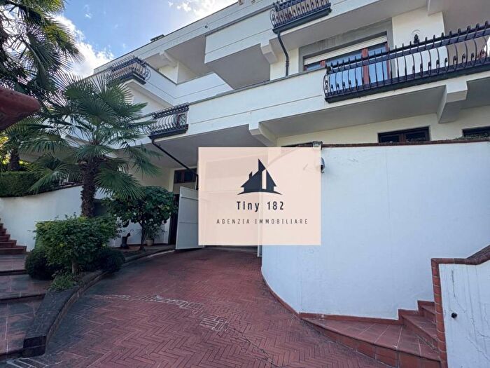 Appartamento con 5 locali in affitto in Strada Montenero, Centro, Bra