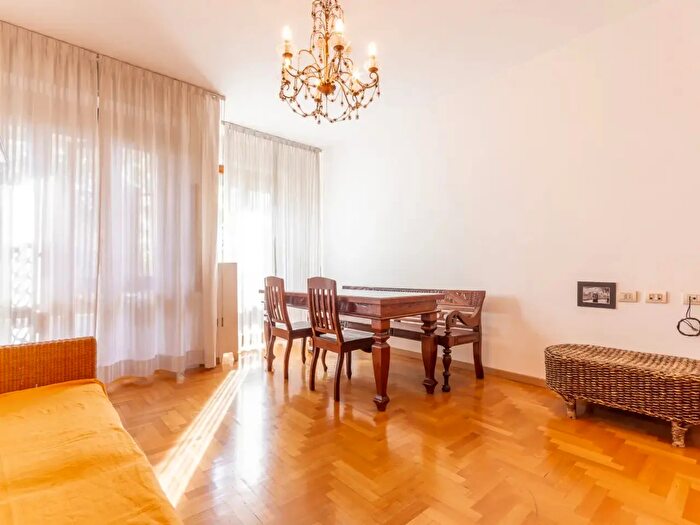 Appartamento trilocale in affitto in Viale Cassala, Milano