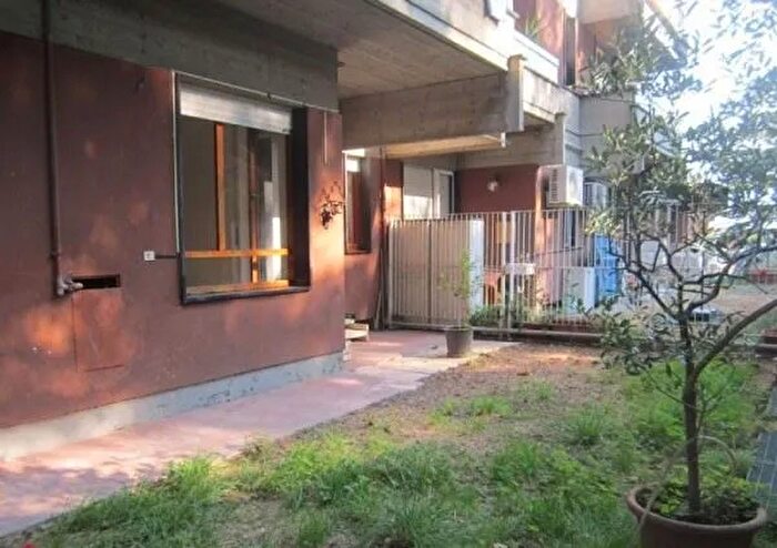 Appartamento trilocale in vendita in Via Rollino, Genova