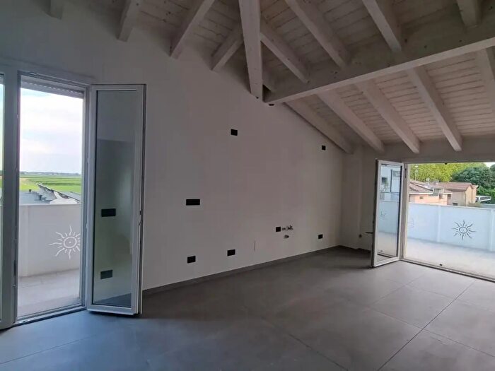 Appartamento quadrilocale in vendita in Via Maria Aporti Ferrante, Carpi