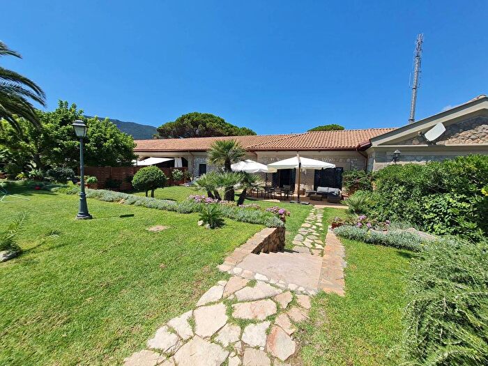 Casa quadrilocale in affitto in Lungomare Circe, Centro, San Felice Circeo