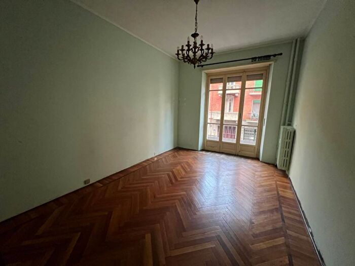 Appartamento trilocale in affitto in Cenisia, Torino