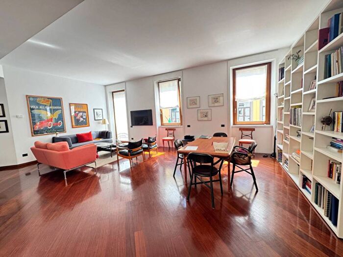 Appartamento con 5 locali in affitto in Via SantOrsola, Carrobbio, Milano