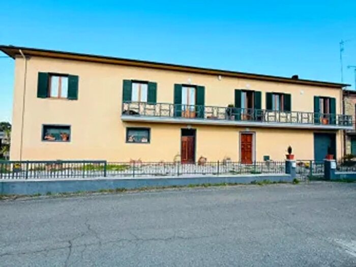 Casa con 6 locali in vendita in Via di Poschini, Lucignano