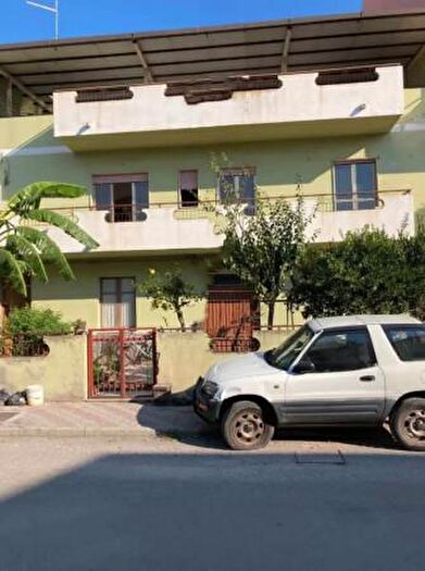 Casa con 6 locali in vendita in Via Peripoli, Condofuri
